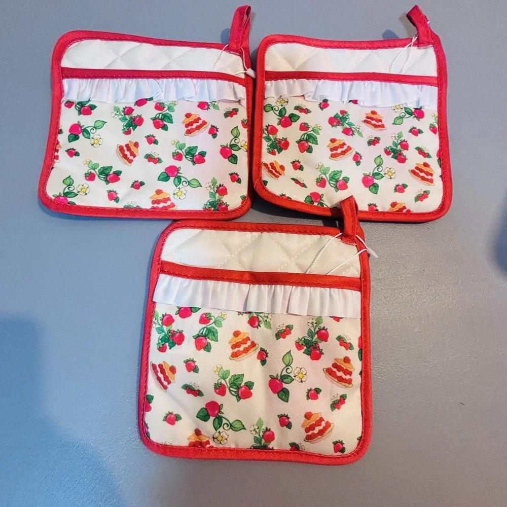 Strawberry Shortcake Licensed Red Pink Kitchen Kawaii Cooking Baking Pot Holder